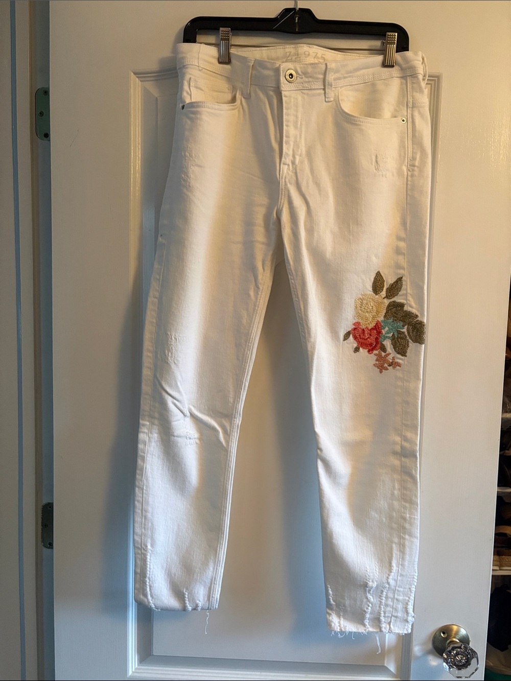 ZARA White Women's Embroidered lightly distressed Jeans